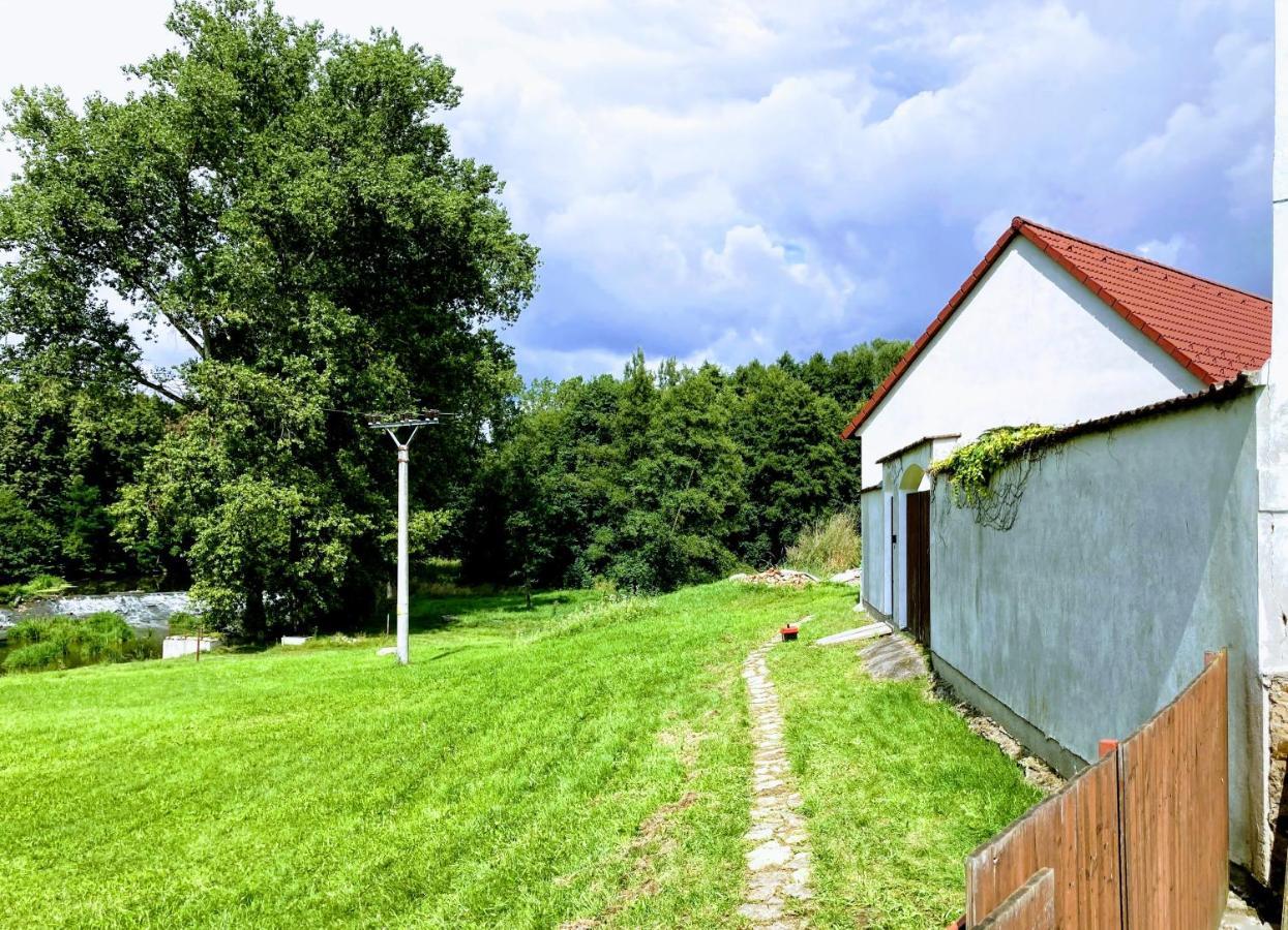 Apartmány u řeky Nežárky Lasenice Exterior foto